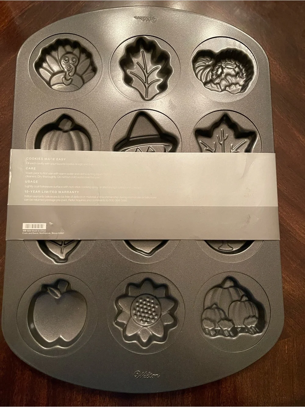Crate & Barrel Wilton Fall Thanksgiving Halloween Cookie Pan New